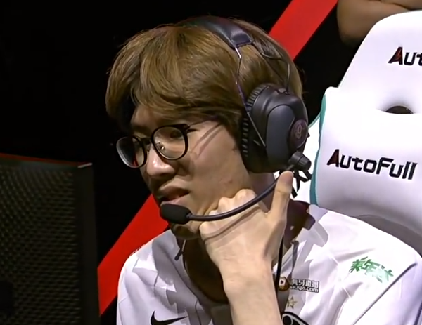 篮网教练压力巨大！，TheShy遭遇十二持续失利全场沸腾不已的简单介绍