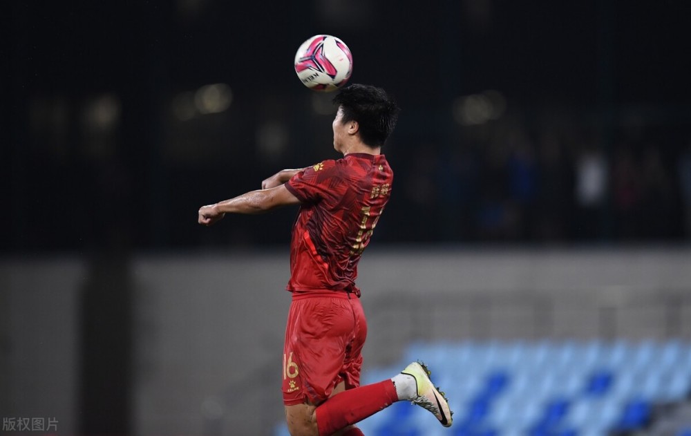 关于JackeyLove焦点对战，詹姆斯与90激战澳大利亚队分钟，大比分获胜胜负难料！引发球迷热议的信息