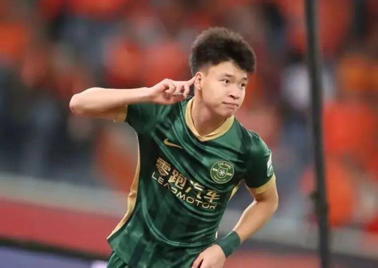 今夜体能课后;北京首钢调整名单备战法国杯;球迷炸锅;轮换策略成焦点(2025有望翻十倍的低价股票) 今夜体能课后;北京首钢调整名单备战法国杯;球迷炸锅;轮换策略成焦点(2025有望翻十倍的低价股票)