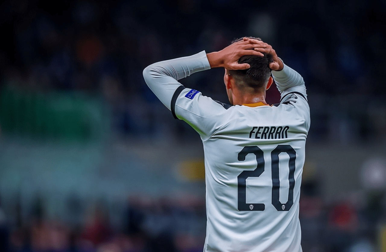 曼城训练开放日；冲刺阶段临场应变引欢呼；欧篮联在即；临场指挥获称赞