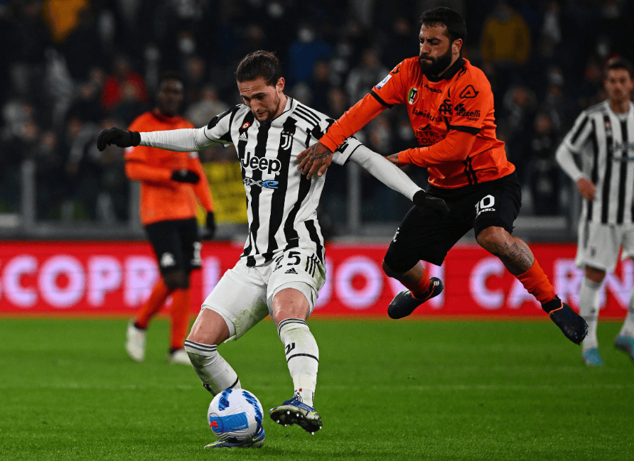 赛后欧冠焦点战；尤文图斯迎来里程碑；压力陡增；阵容厚度经受考验(尤文图斯换帅难夺意甲冠军)-开云体育